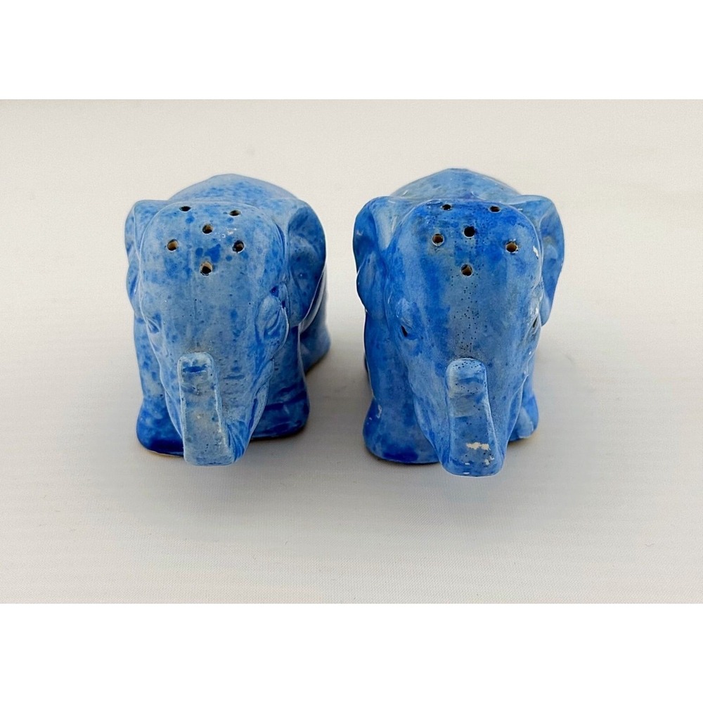 Vintage Japanese ceramic blue elephant salt & pepper shakers.